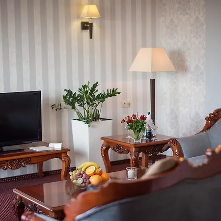 Jasek Premium 3*